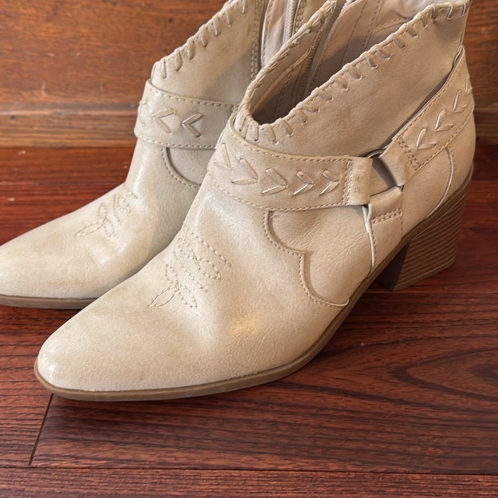 Frye and Co. Womens Palma Stacked Heel Booties, Stone 6.5 - Picture 3 of 6